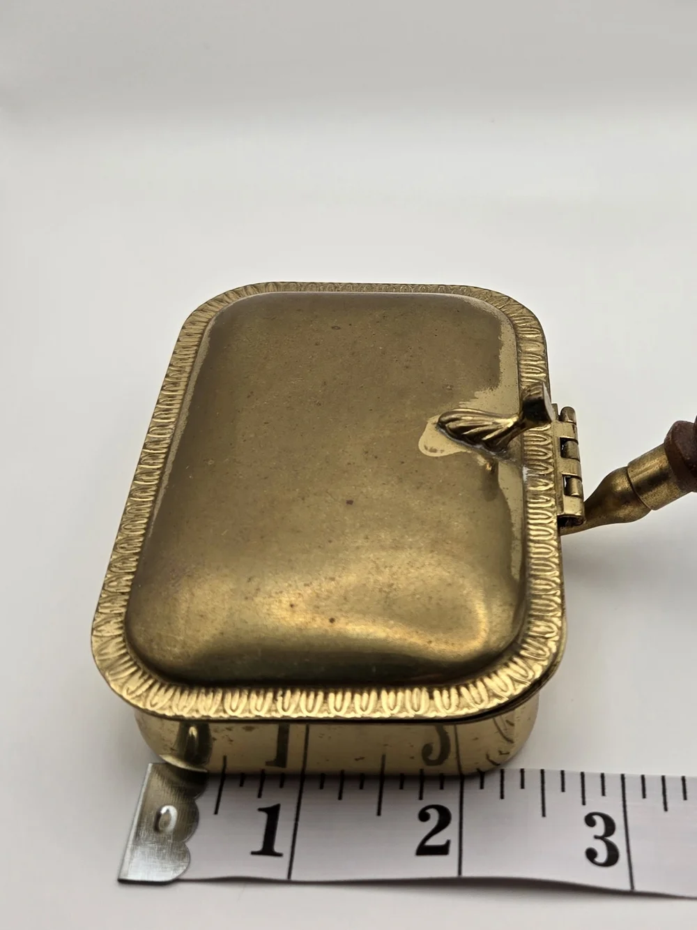 ✨ Vintage Brass Silent Butler Crumb Catchers – Set of 2 - Picture 12 of 15